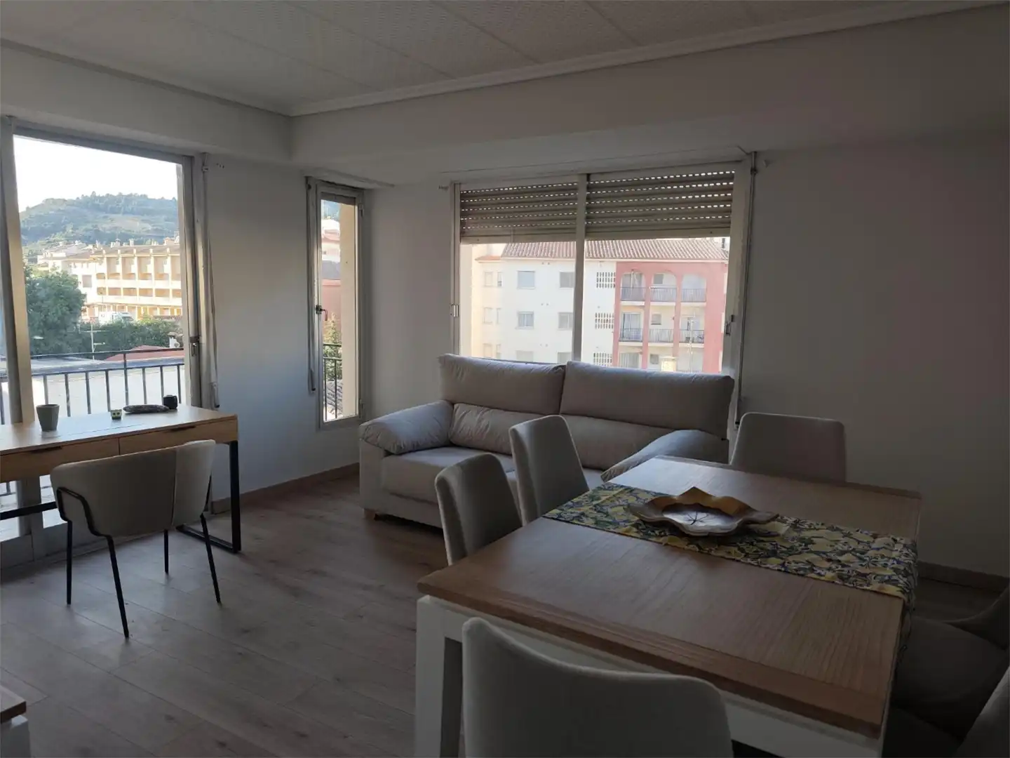 Piso de alquiler en Avenida Mancomunidad del Alto Turia, 40, Chelva Sala de estar de Piso de alquiler en Chelva con Calefacción, Parquet y Amueblado