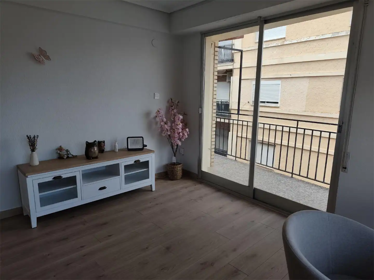 Piso de alquiler en Avenida Mancomunidad del Alto Turia, 40, Chelva Sala de estar de Piso de alquiler en Chelva con Calefacción, Parquet y Amueblado