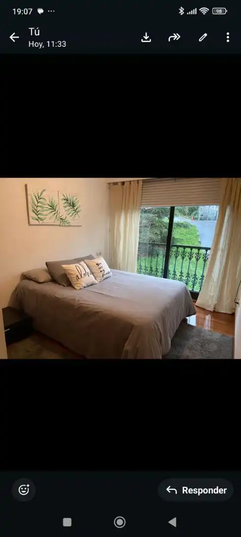 Dormitori de Apartament de lloguer en Ourense Capital  amb Calefacció, Parquet i Terrassa