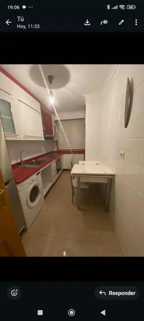 Cuina de Apartament de lloguer en Ourense Capital  amb Calefacció, Parquet i Terrassa
