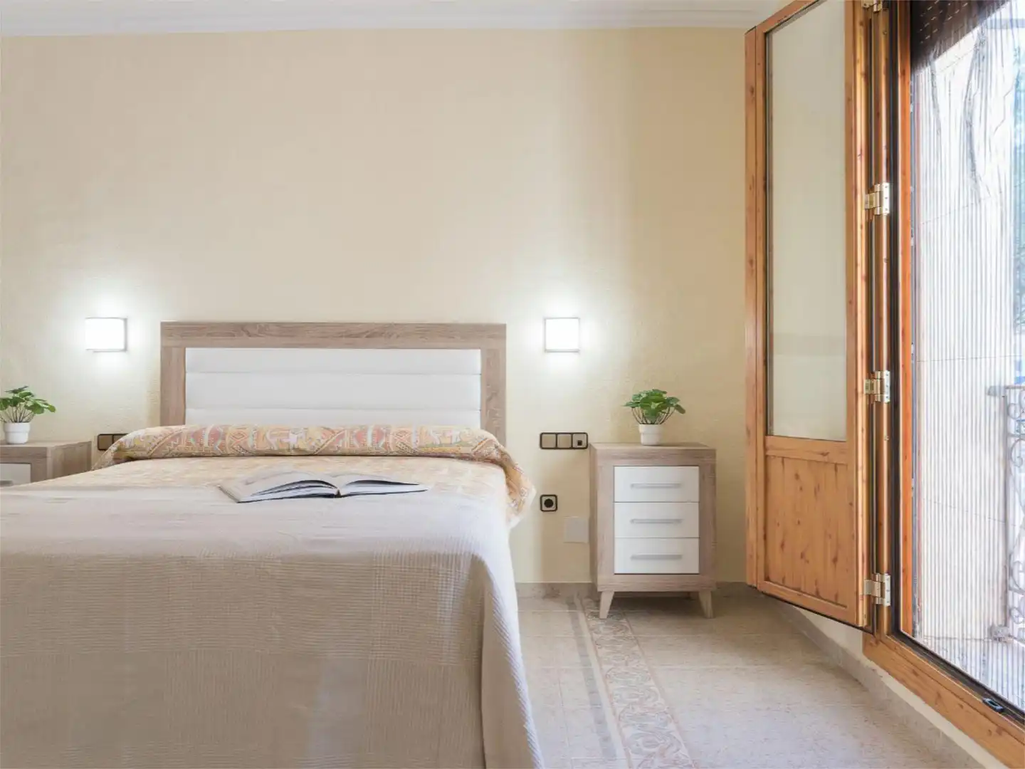 Dormitori de Casa o xalet en venda en Las Tres Villas amb Aire condicionat, Calefacció i Jardí privat