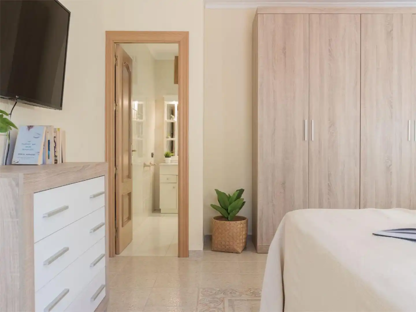 Dormitori de Casa o xalet en venda en Las Tres Villas amb Aire condicionat, Calefacció i Jardí privat