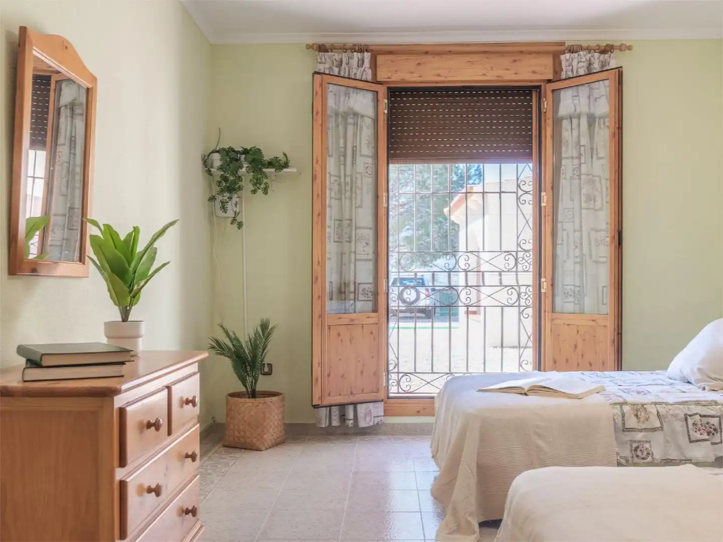 Dormitori de Casa o xalet en venda en Las Tres Villas amb Aire condicionat, Calefacció i Jardí privat
