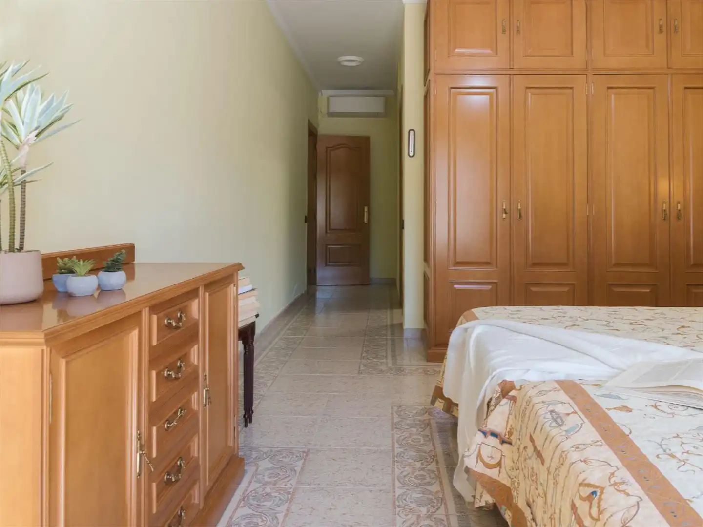 Dormitori de Casa o xalet en venda en Las Tres Villas amb Aire condicionat, Calefacció i Jardí privat