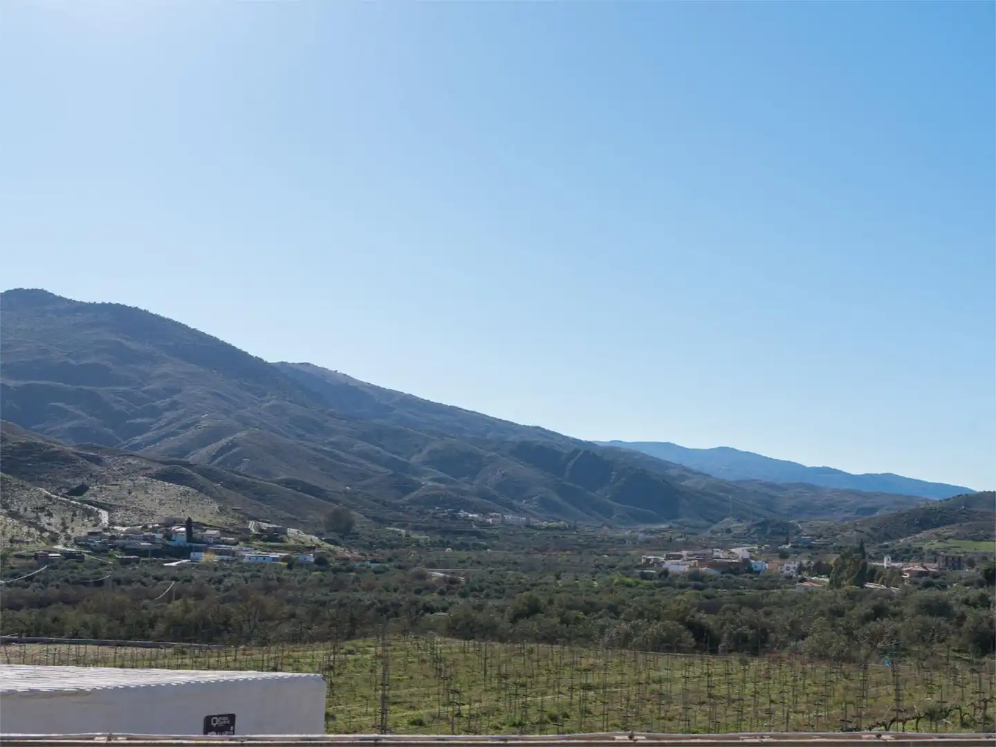 Vista exterior de Casa o xalet en venda en Las Tres Villas amb Aire condicionat, Calefacció i Jardí privat