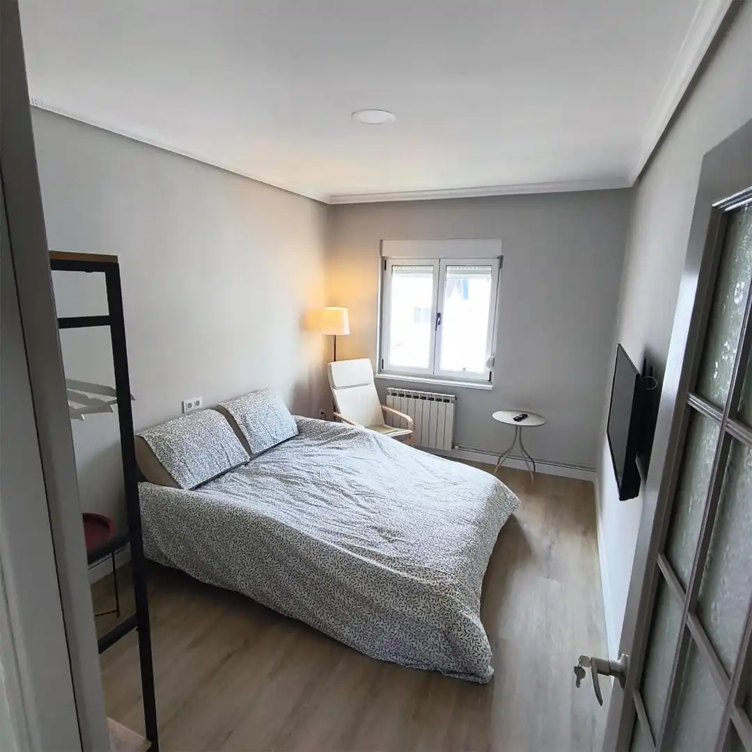 Zimmer in Calle Cid Campeador, 5, Raíces