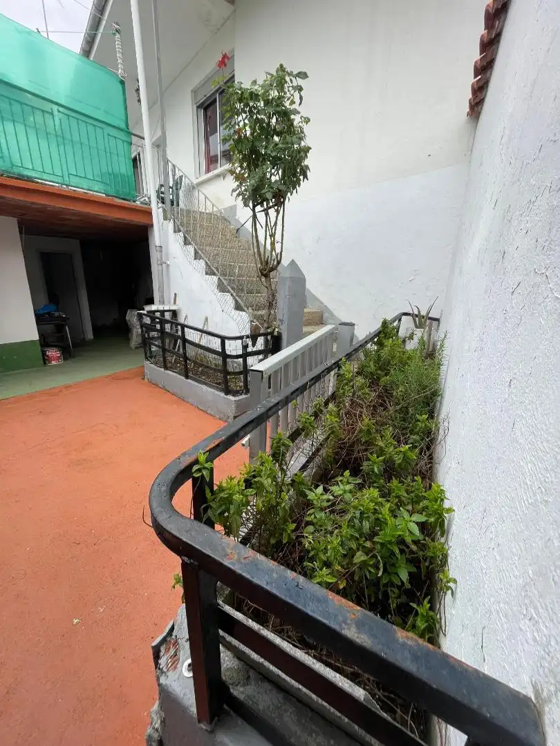 Einfamilien-Reihenhaus zum Verkauf in Lugar, 4, Sober Terrasse von Einfamilien-Reihenhaus zum Verkauf in Sober mit Heizung, Privatgarten und Terrasse