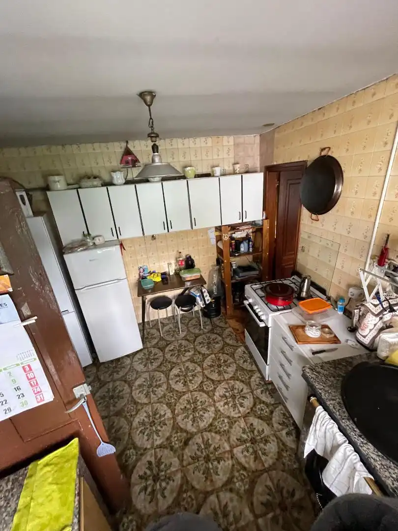Einfamilien-Reihenhaus zum Verkauf in Lugar, 4, Sober Küche von Einfamilien-Reihenhaus zum Verkauf in Sober mit Heizung, Privatgarten und Terrasse