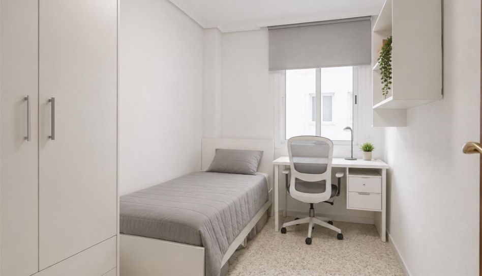 Room in Calle San Jacinto, 25, Triana Casco Antiguo, Sevilla Capital - image 1 Photo 1 of Room in Calle San Jacinto, 25, Triana Casco Antiguo, Sevilla Capital