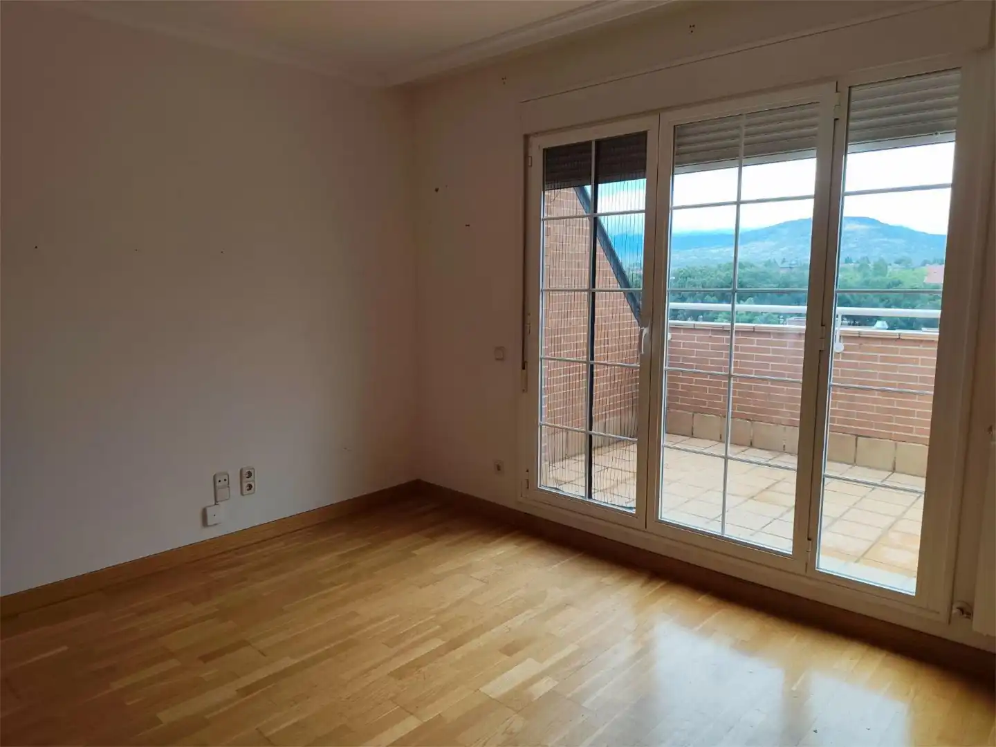 Habitación de Ático en venta en Collado Villalba con Calefacción, Terraza y Trastero