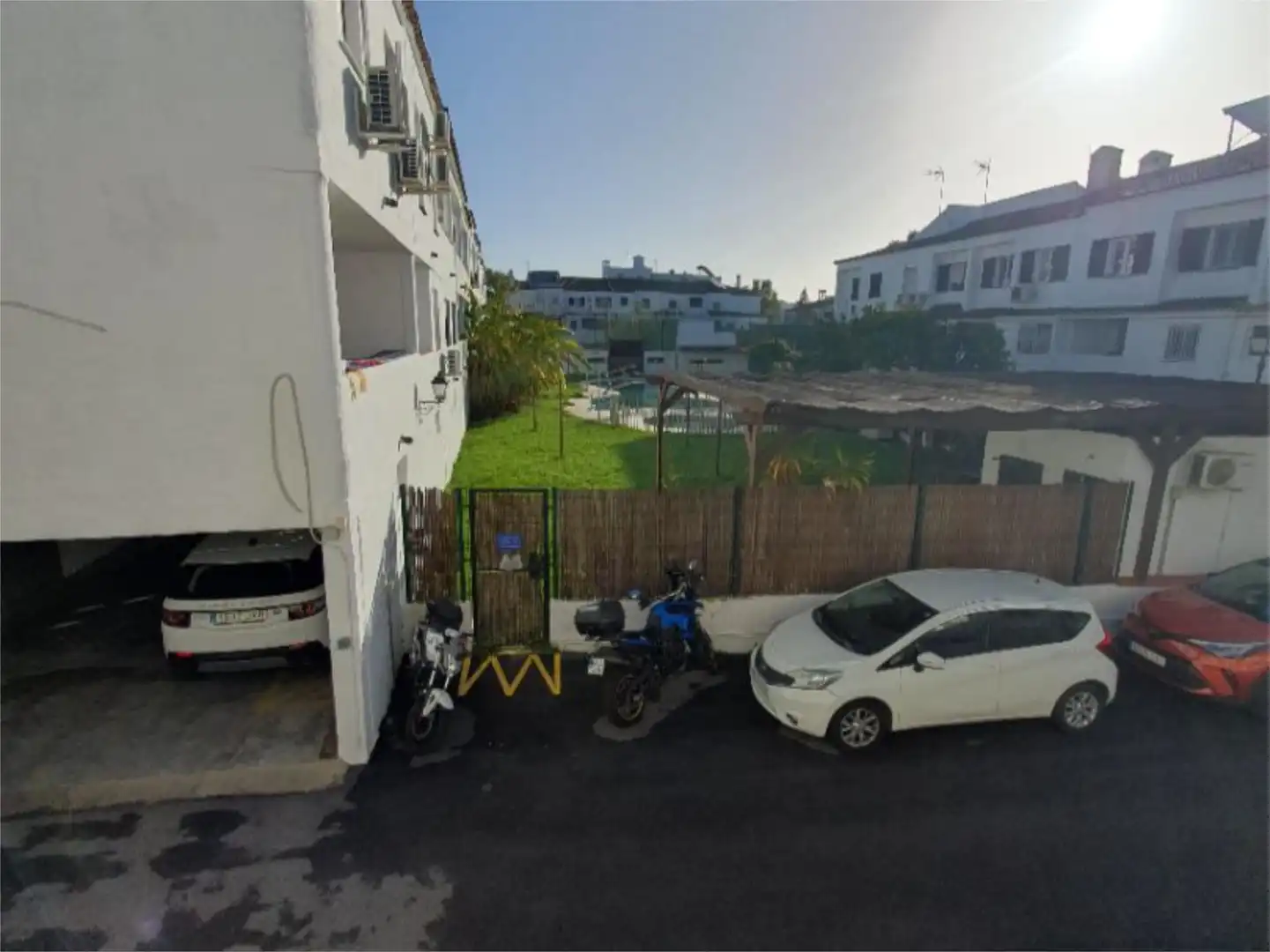Casa adosada en venda a Calle el Recreo, 14, Hacienda - La Cartuja Aparcament de Casa adosada en venda en Tomares amb Aire condicionat i Piscina