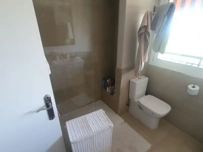 Flat for rent in Santa Fe, 7, Los Remedios Bathroom of Flat for rent in Sevilla Capital with Air Conditioner and Terrace