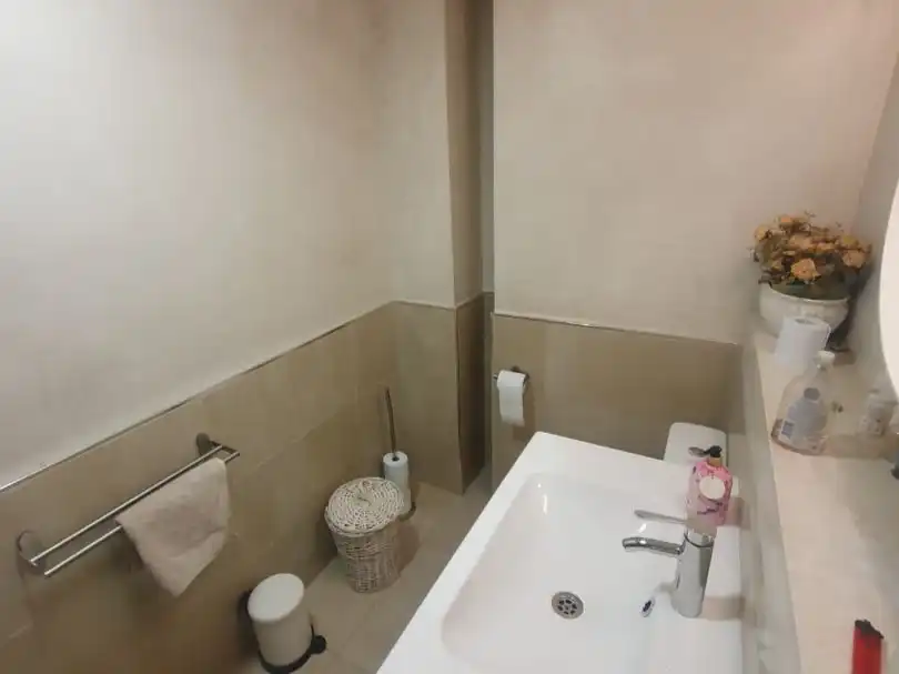 Flat for rent in Santa Fe, 7, Los Remedios Bathroom of Flat for rent in Sevilla Capital with Air Conditioner and Terrace