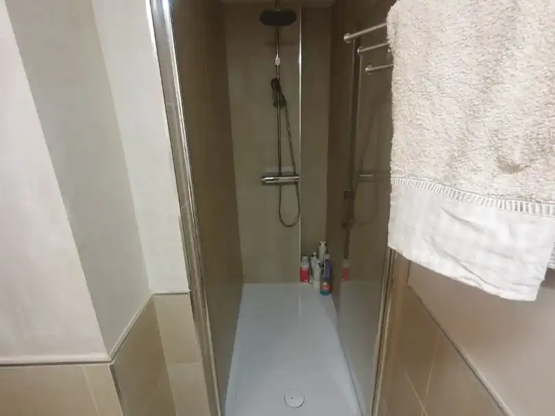 Flat for rent in Santa Fe, 7, Los Remedios Bathroom of Flat for rent in Sevilla Capital with Air Conditioner and Terrace