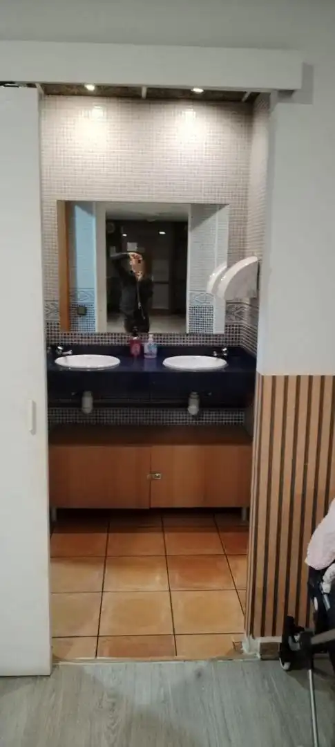 Baño de Local en traspaso en El Prat de Llobregat con Aire acondicionado