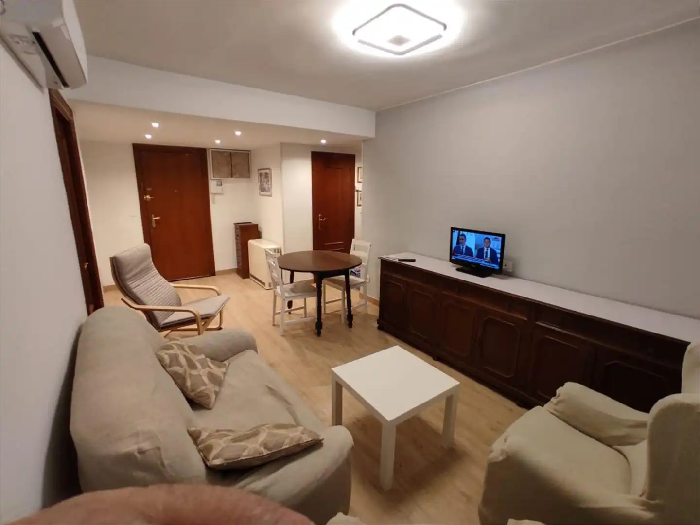 Sala d'estar de Pis de lloguer en Zaragoza amb Aire condicionat, Calefacció i Parquet