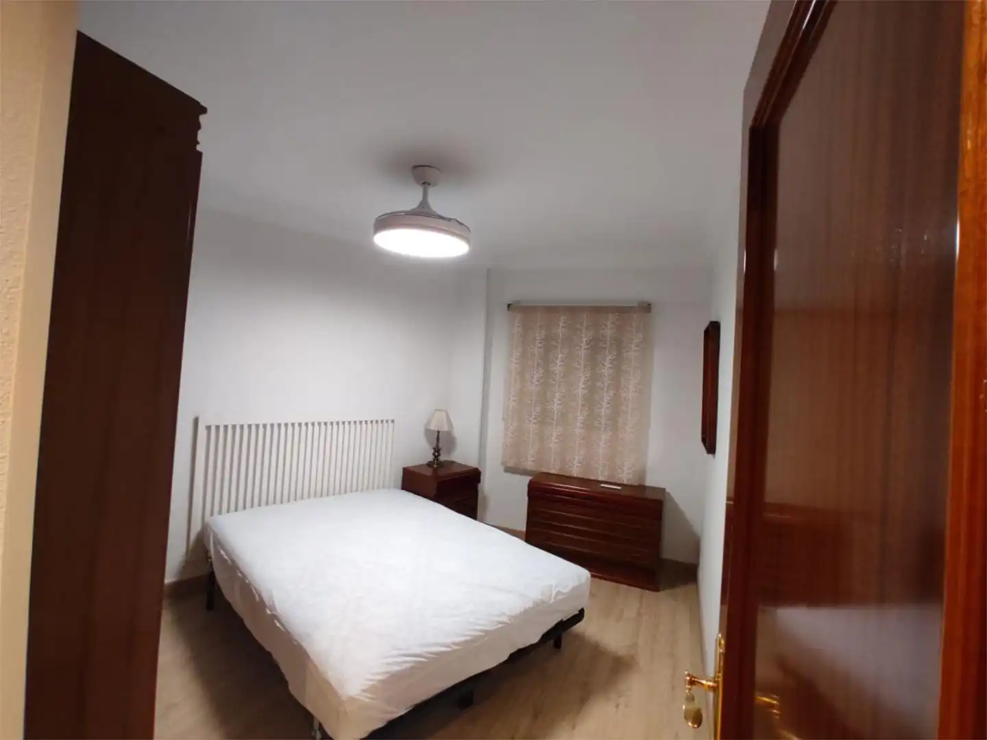 Dormitori de Pis de lloguer en Zaragoza amb Aire condicionat, Calefacció i Parquet