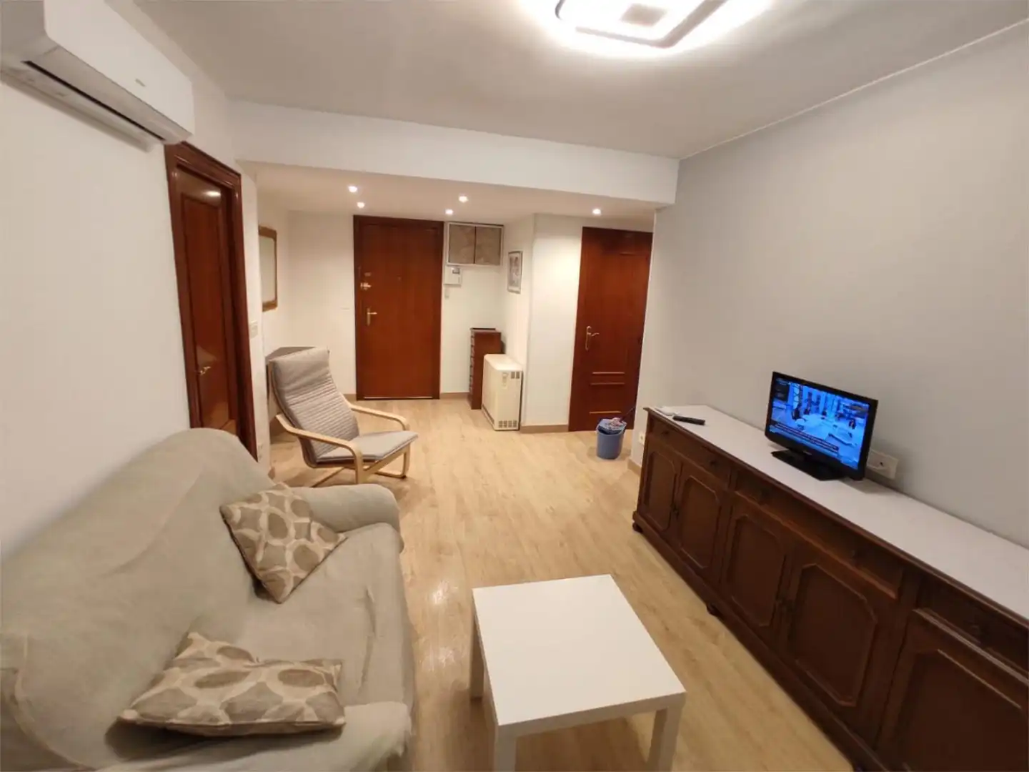 Sala d'estar de Pis de lloguer en Zaragoza amb Aire condicionat, Calefacció i Parquet