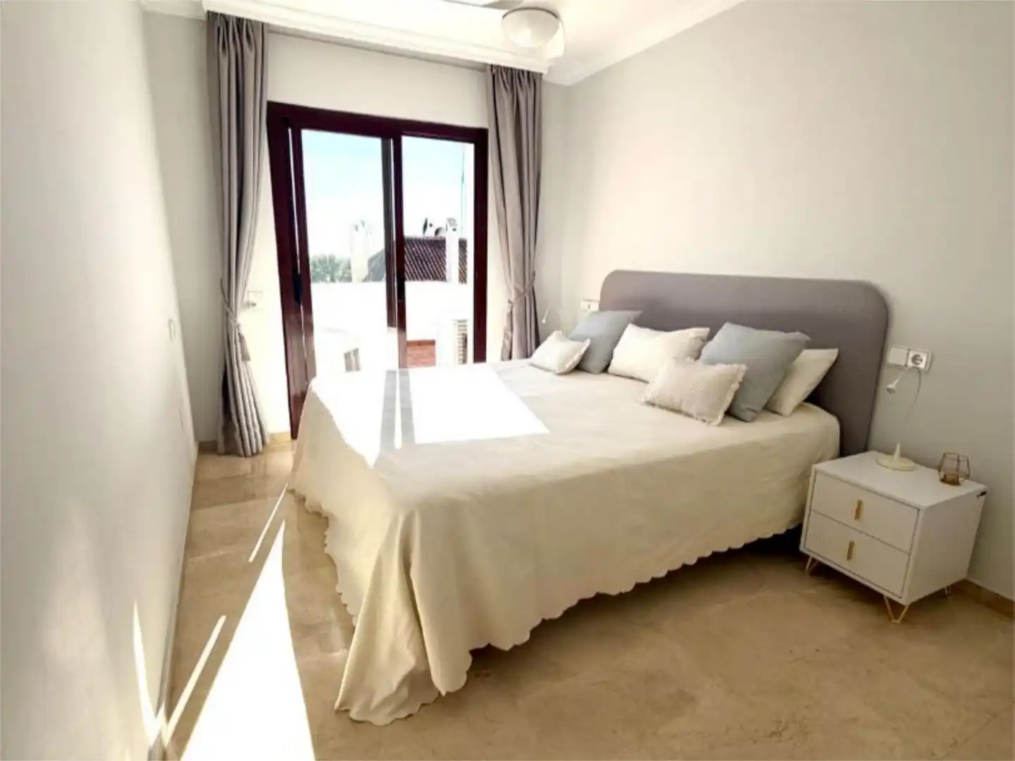 Wohnung zur Miete in Calle Sierra Cazorla, 94d, Lomas de Marbella Club Wohnung zur Miete in Calle Sierra Cazorla, 94d, Lomas de Marbella Club