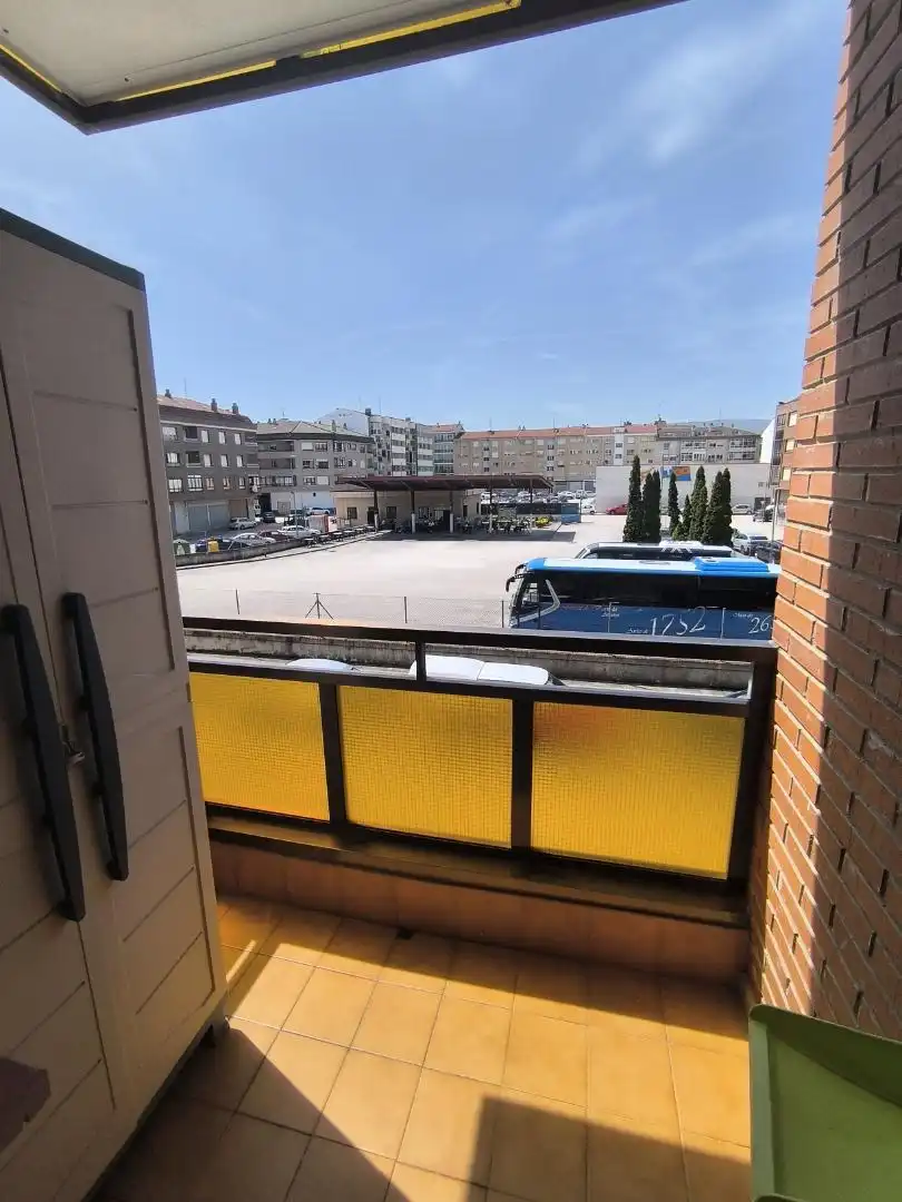 Wohnung zum Verkauf in Calle Velázquez, 10, Medina de Pomar Parkplatz von Wohnung zum Verkauf in Medina de Pomar mit Terrasse und Balkon