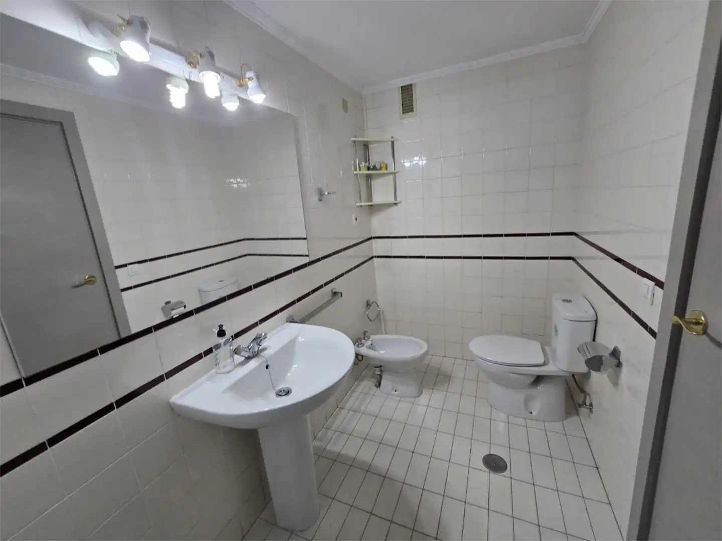 Flat for sale in Calle José María Moreno Galván, 12, La Calzada - La Florida