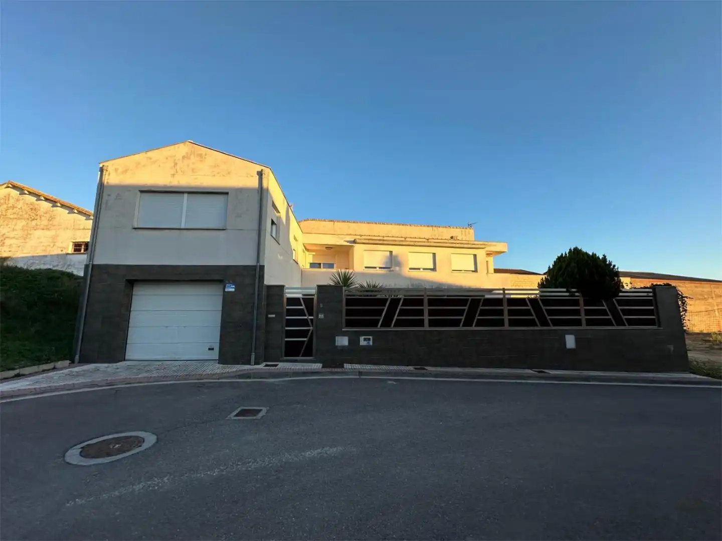 Houses for sale in Calle Bornax, 13, Valtierra Exterior view of Houses for sale in Valtierra with Air Conditioner, Heating and Private garden