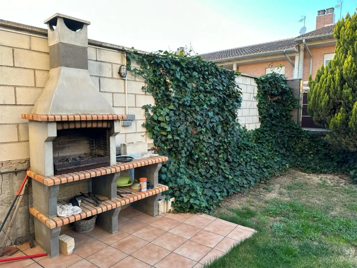 Houses for sale in Calle Bornax, 13, Valtierra Terrace of Houses for sale in Valtierra with Air Conditioner, Heating and Private garden