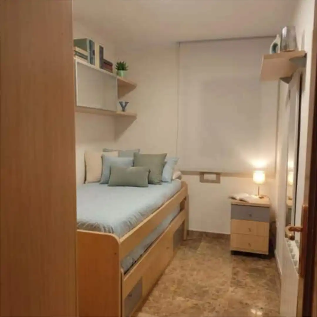 Casa o xalet en venda a Artigues Dormitori de Casa o xalet en venda en Badalona amb Terrassa