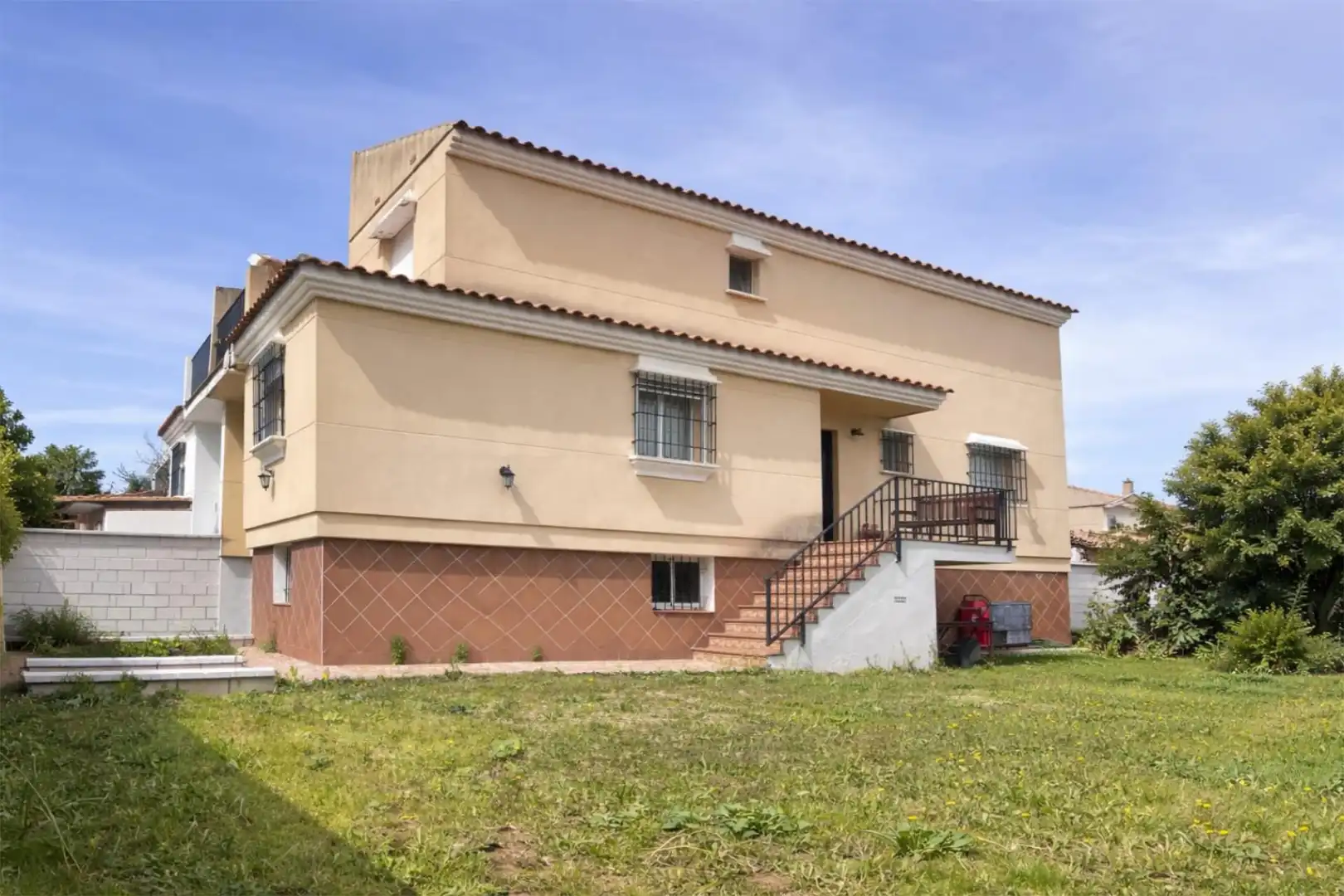 Vista exterior de Casa o chalet en venta en Alhaurín de la Torre con Aire acondicionado, Calefacción y Jardín privado