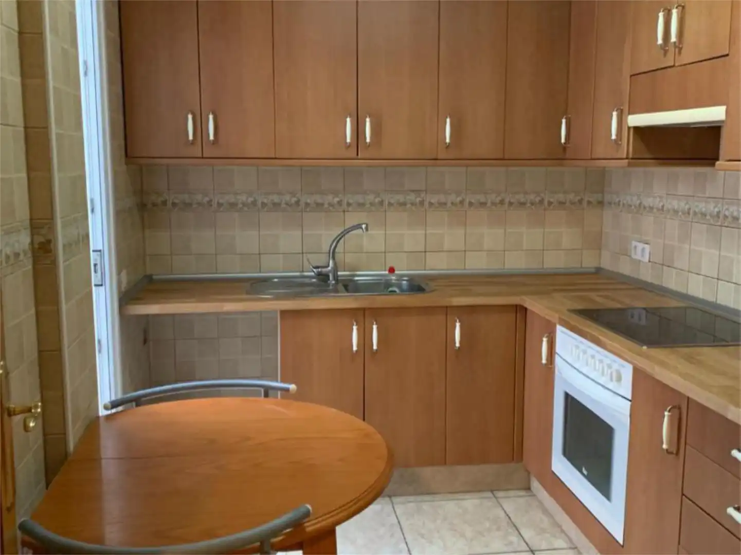 Piso de alquiler en Calle Cervantes, 186, Buenavista - Rosa Vila Cocina de Piso de alquiler en Puerto del Rosario con Trastero y Amueblado