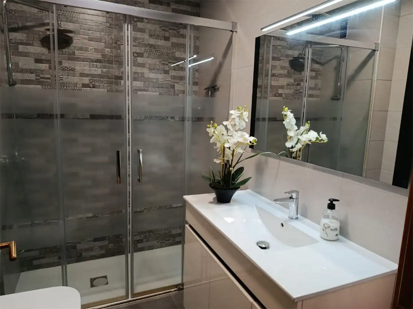 Flat for sale in Carrer D'antoni de Bofarull, 10, Ponent Bathroom of Flat for sale in Reus with Air Conditioner and Balcony