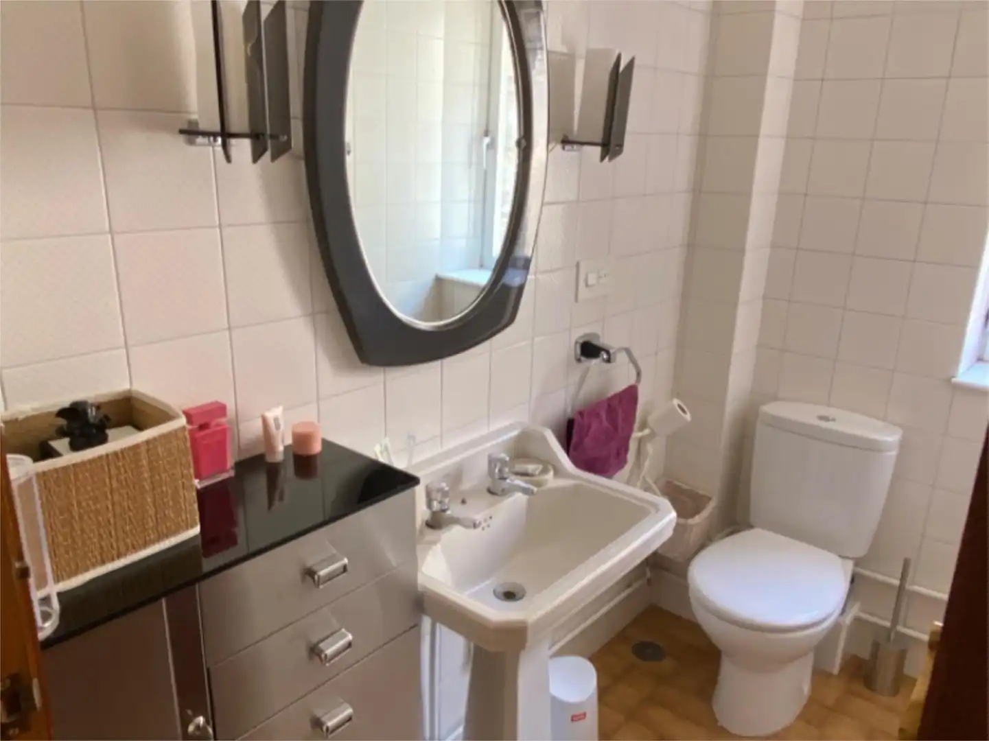 Room in Calle Cuartel de la Montaña, 2, Estación Bathroom of Flat for share in Ávila with Heating, Parquet flooring and Furnished
