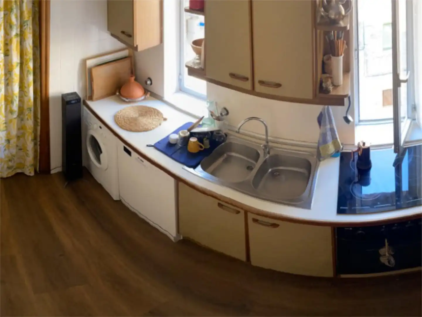 Room in Calle Cuartel de la Montaña, 2, Estación Kitchen of Flat for share in Ávila with Heating, Parquet flooring and Furnished