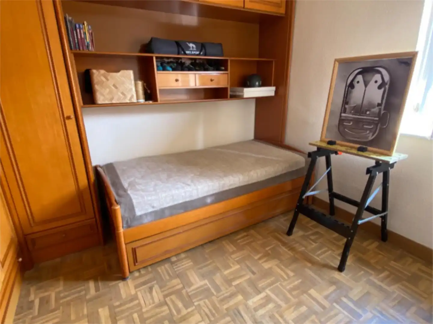 Room in Calle Cuartel de la Montaña, 2, Estación Bedroom of Flat for share in Ávila with Heating, Parquet flooring and Furnished