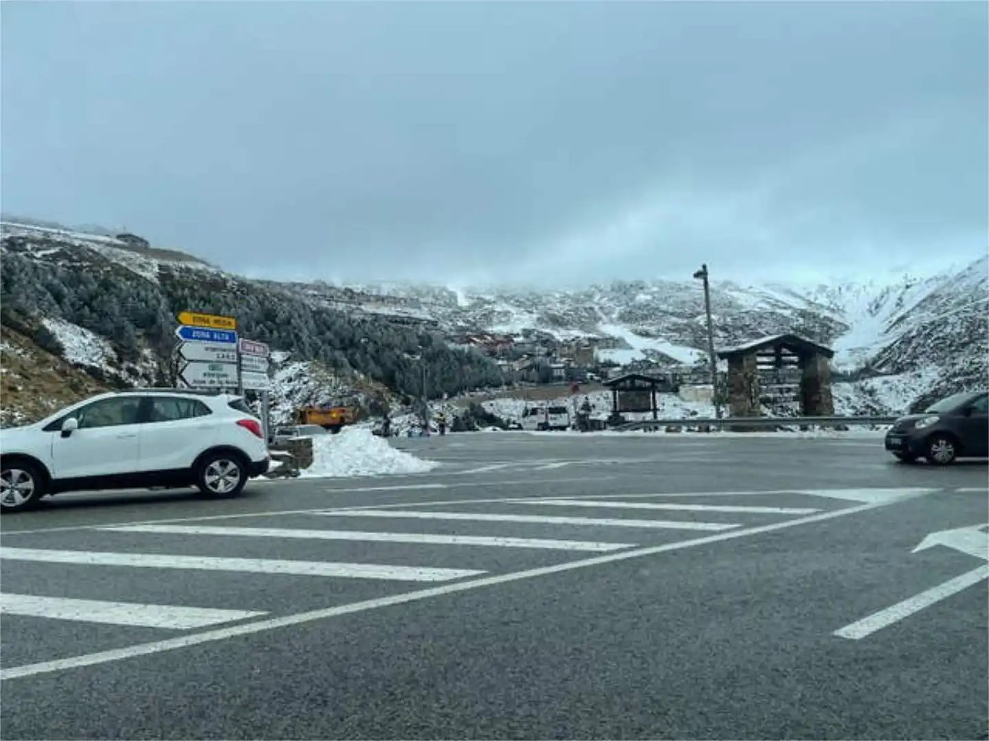 Parking de Apartamento de alquiler en Sierra Nevada con Calefacción, Trastero y Amueblado