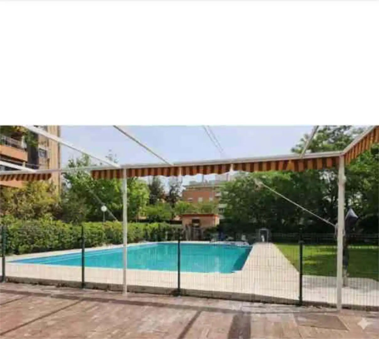 Flat for sale in Tiro de Línea Swimming pool of Flat for sale in Sevilla with Heating, Private garden and Terrace