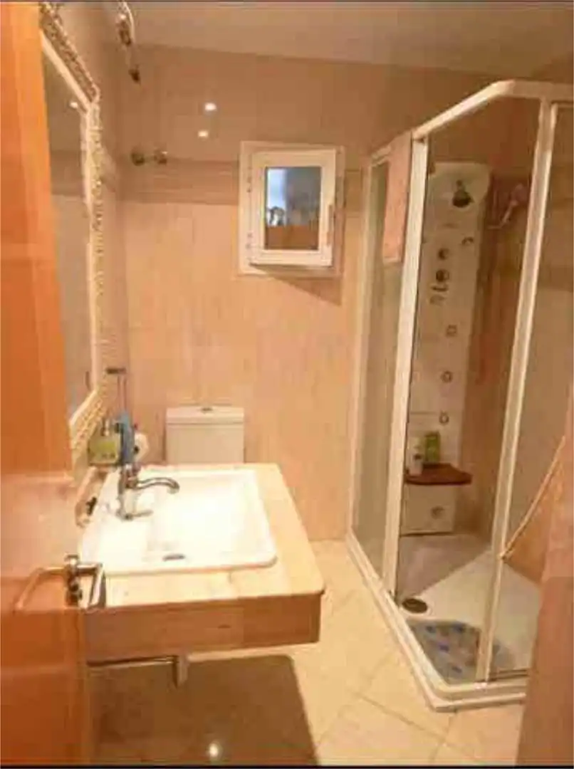 Piso en venta en Tiro de Línea Baño de Piso en venta en Sevilla con Calefacción, Jardín privado y Terraza