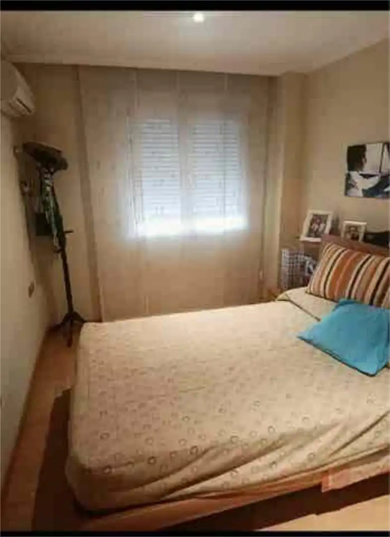 Piso en venta en Tiro de Línea Habitación de Piso en venta en Sevilla con Calefacción, Jardín privado y Terraza