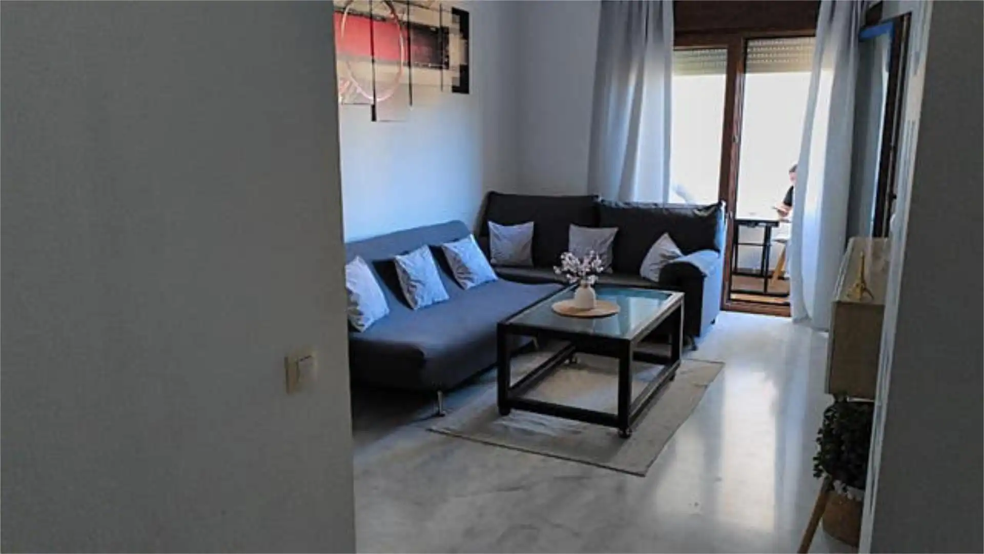 Sala d'estar de Apartament de lloguer en Bormujos amb Calefacció, Terrassa i Piscina