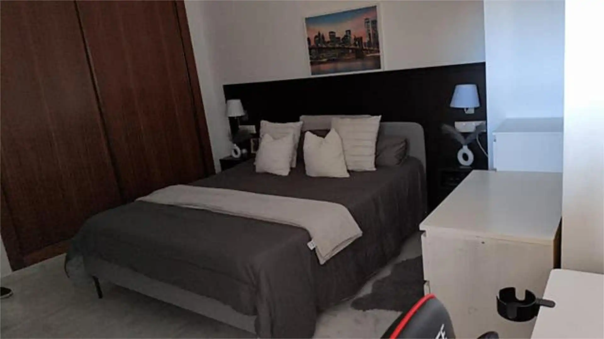 Habitación de Apartamento de alquiler en Bormujos con Calefacción, Terraza y Piscina