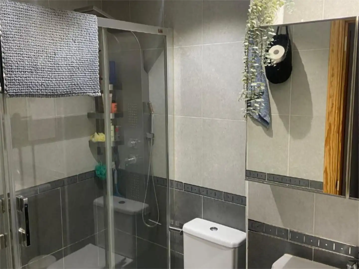 Piso en venta en Camino Suárez, 58, Parque Victoria Eugenia Baño de Piso en venta en Málaga con Aire acondicionado, Terraza y Trastero