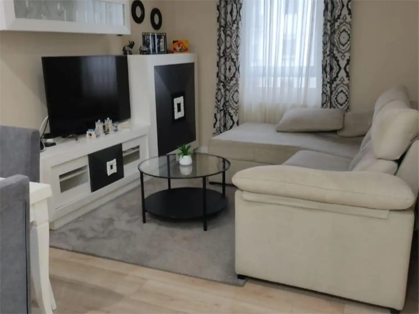 Piso en venta en José María de Escuza Kalea, 29, Indautxu Sala de estar de Piso en venta en Bilbao