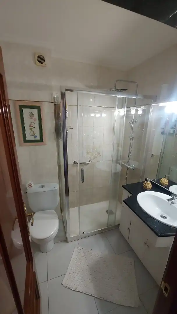 Wohnung zum Verkauf in Valentin de Berriotxoa Kalea, 2, Centro Badezimmer von Wohnung zum Verkauf in Portugalete mit Balkon