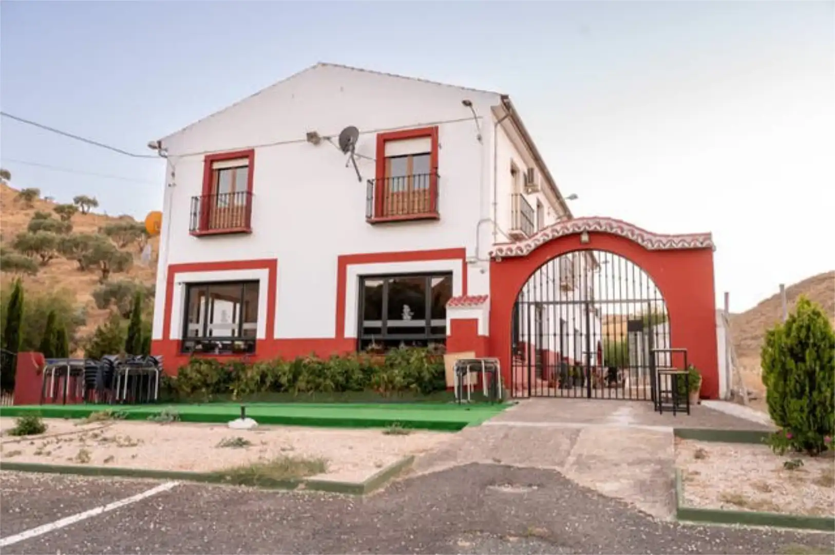 Casa adosada en venta en Parque Atlántico - Ronda este Vista exterior de Casa adosada en venta en Jerez de la Frontera con Terraza, Trastero y Amueblado