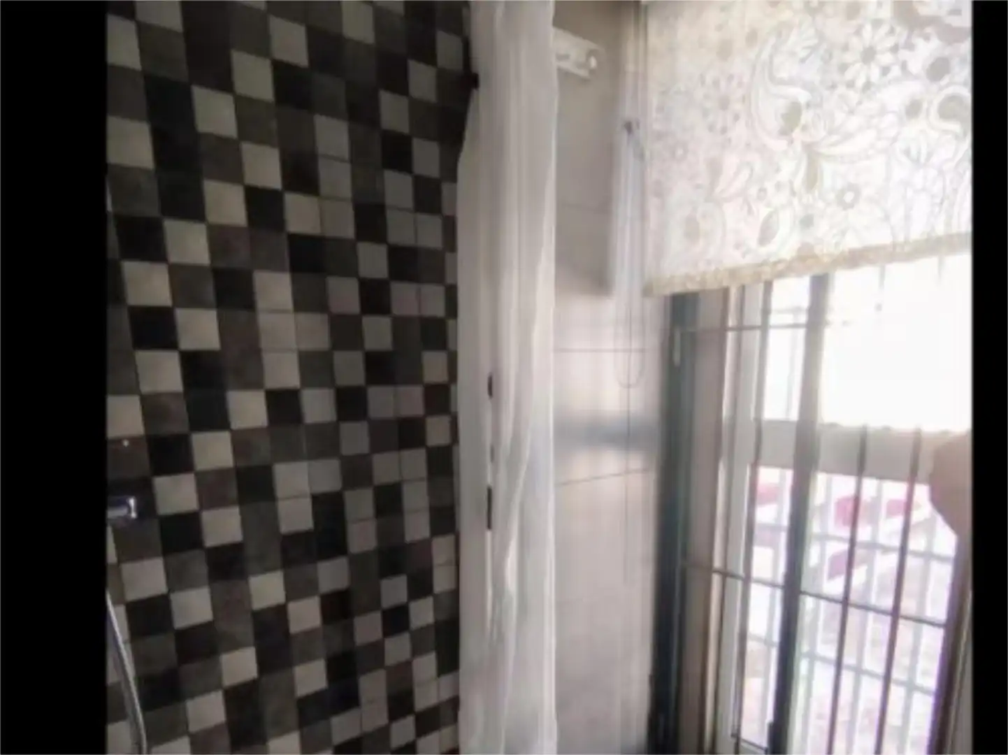 Flat for sale in Calle Medina y Galnares, 2, San Jerónimo - La Bachillera Bathroom of Flat for sale in Sevilla Capital with Air Conditioner and Balcony