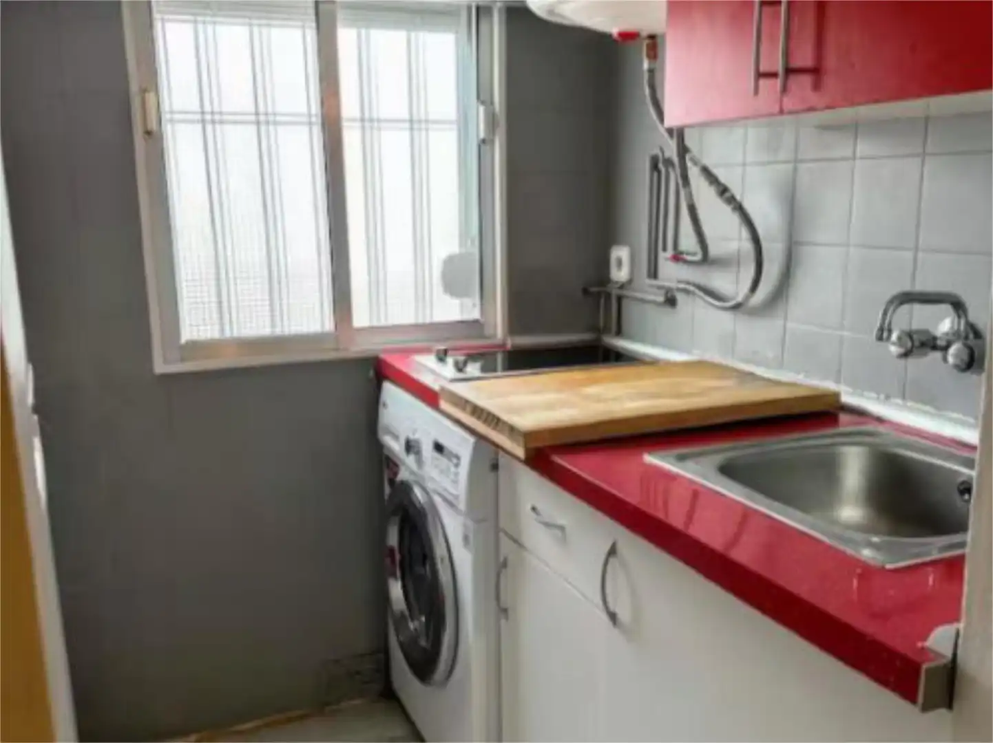 Flat for sale in Calle Medina y Galnares, 2, San Jerónimo - La Bachillera Kitchen of Flat for sale in Sevilla Capital with Air Conditioner and Balcony