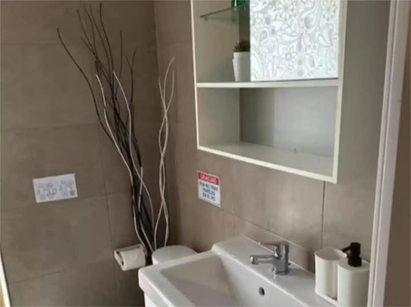 Flat for sale in Calle Medina y Galnares, 2, San Jerónimo - La Bachillera Bathroom of Flat for sale in Sevilla Capital with Air Conditioner and Balcony