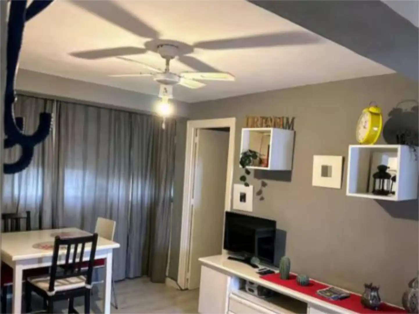Flat for sale in Calle Medina y Galnares, 2, San Jerónimo - La Bachillera Living room of Flat for sale in Sevilla Capital with Air Conditioner and Balcony