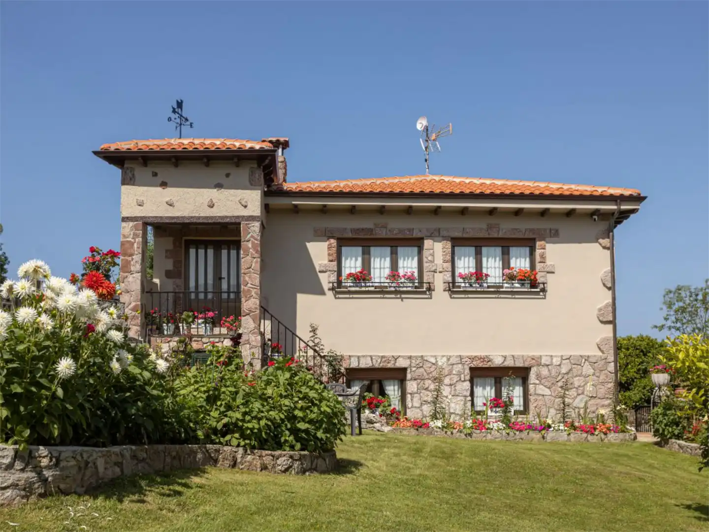 Flat for sale in Camino de Celorio a Barro, 1, Celorio - Poó - Parres Exterior view of Flat for sale in Llanes with Heating, Private garden and Furnished