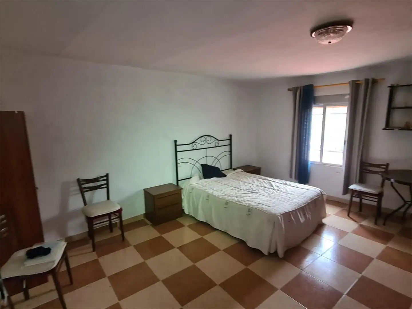 Schlafzimmer von Wohnung zum Verkauf in Valencia de Alcántara mit Privatgarten, Abstellraum und Möbliert